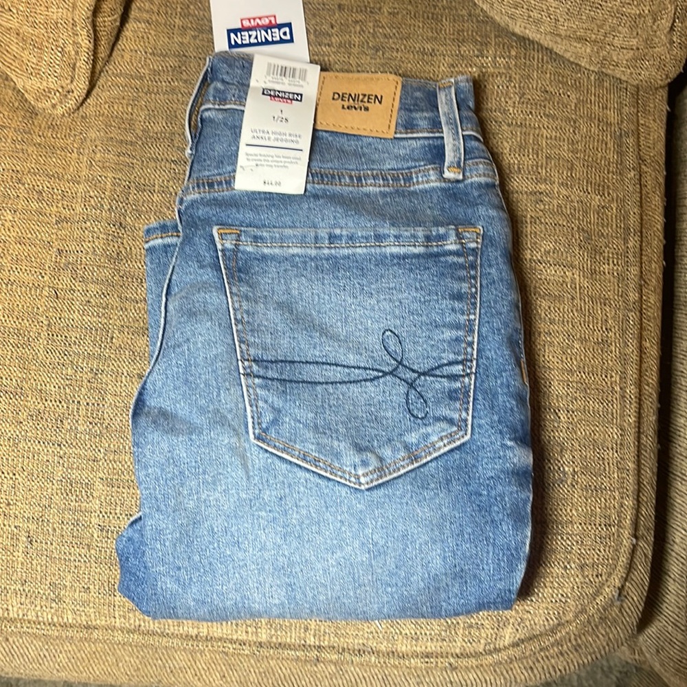Denizen Levi’s jeans